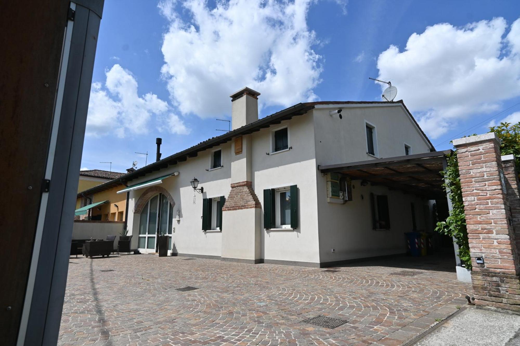 Ca Centosa Artistic House Villa Storica Ristrutturata Con Patio E Giardino Cittadella Extérieur photo